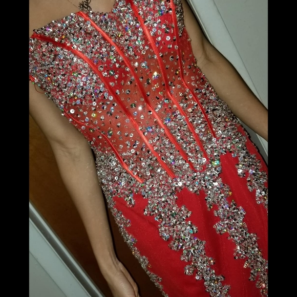 PROM DRESS - Picture 3 of 4